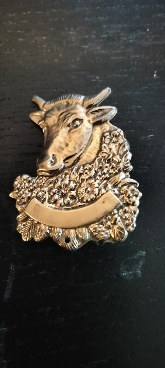 Pewter Hat Pin / Brooch  Cow with engravable area