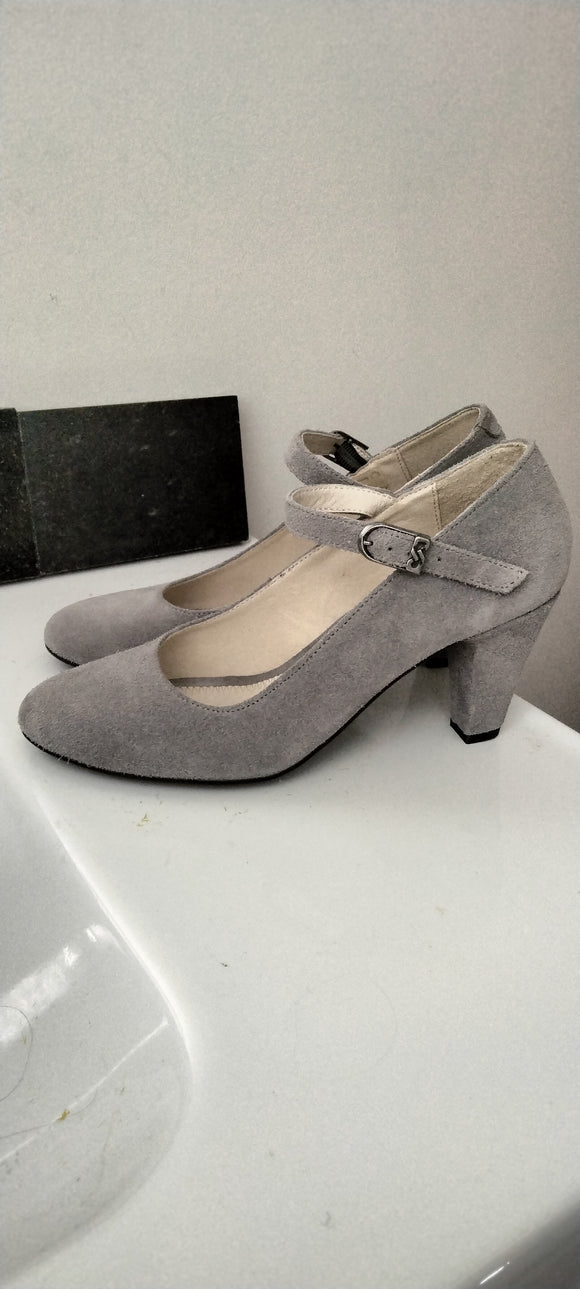 6006 Women Shoe, Grey