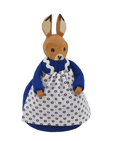 ドイツ　ハーン社　イースターバニー Lotte Sievers-Hahn For preorder Only 4010 Lotte Sievers Hahn Hand Carved Easter