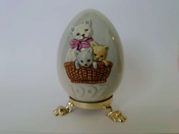 1997 Goebel Limited Edition Annual Collectible Porcelain Easter Egg with claw feet  