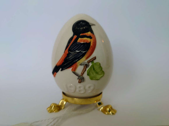 1989 Goebel Collectible Annual Limited Edition Porcelain Easter Egg with claw feet 