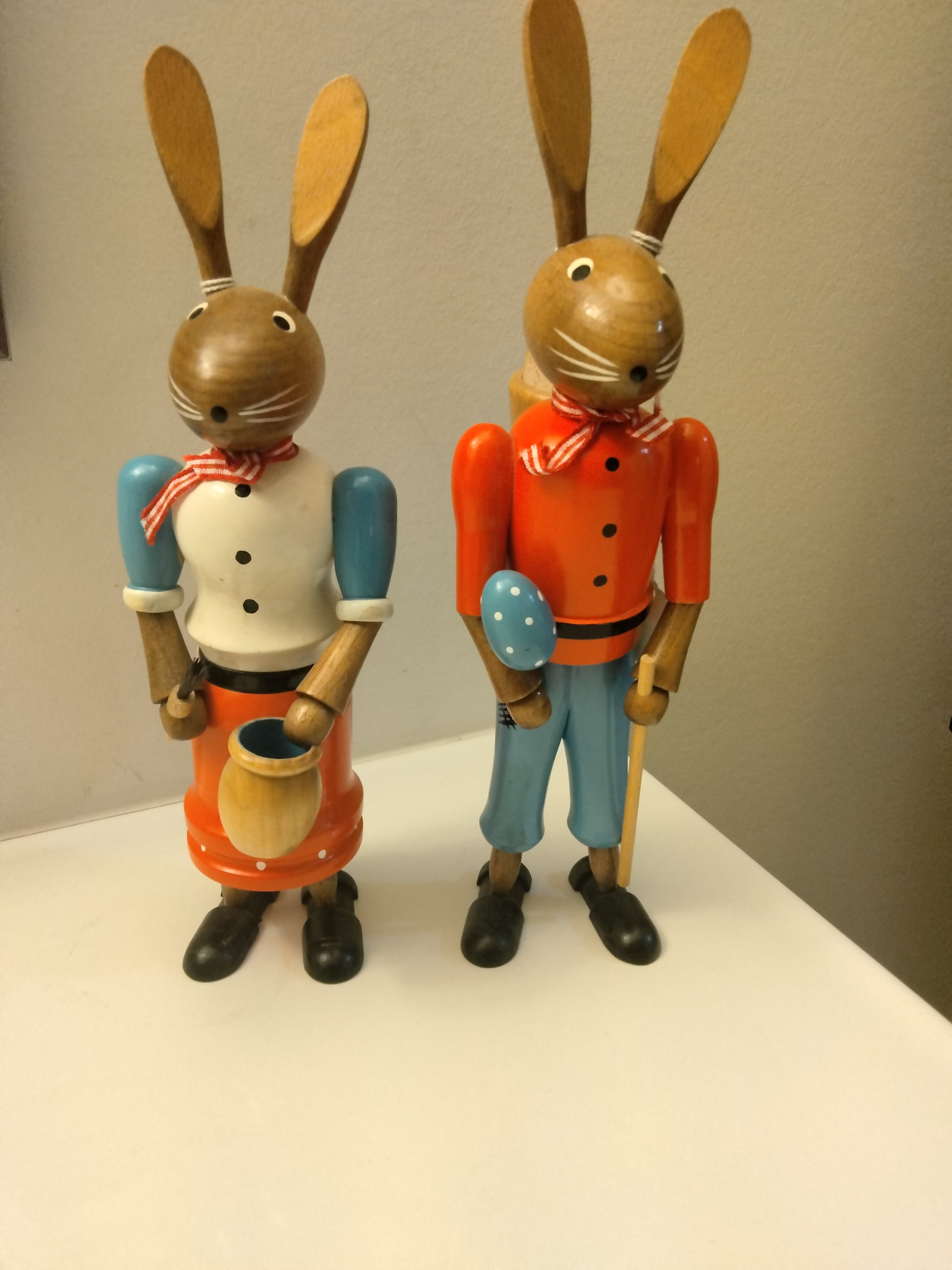 Ore mountain Painted Hand made Wooden Female Easter Bunny with