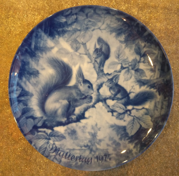 1974 Limited Edition Berlin Squirrel Mothers Day Collectors Plate - German Specialty Imports llc