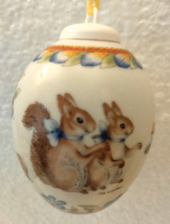 2001 Hutschenreuther Limited Edition Annual Porcelain Easter Egg Ornament  