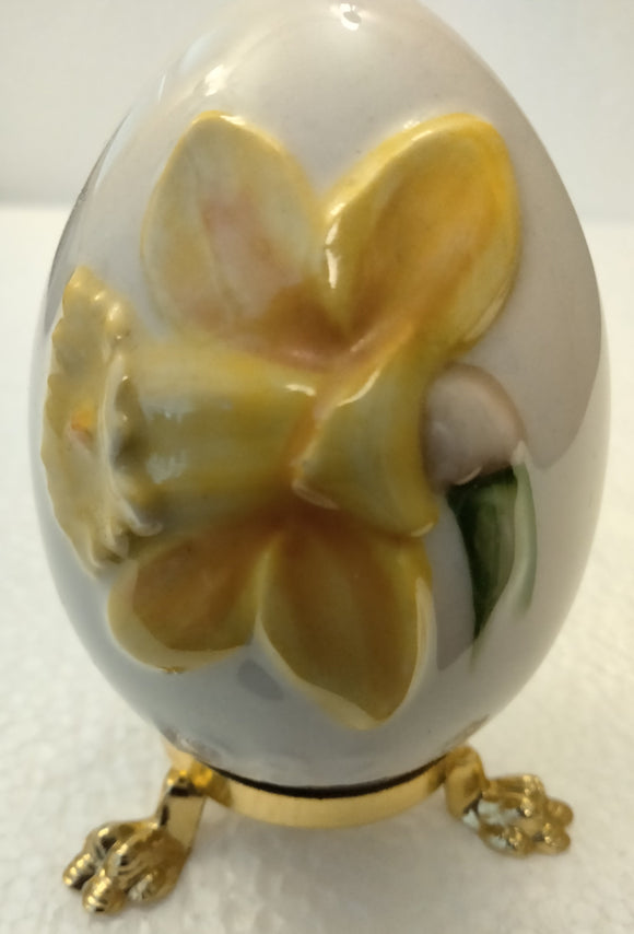 1982 Goebel Collectible Limited Edition Porcelain Easter Egg with claw feet 