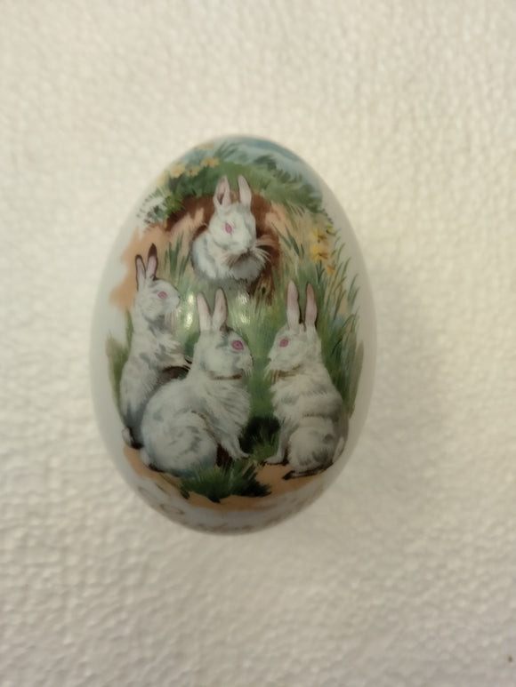 Easter 1975 Royal Bayreuth T Collectible Limited Edition Porcelain Easter Egg 