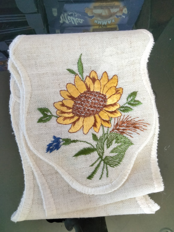 Embroidered Scalloped-Edge Linen Sunflower w/ Cornflower Runner 57